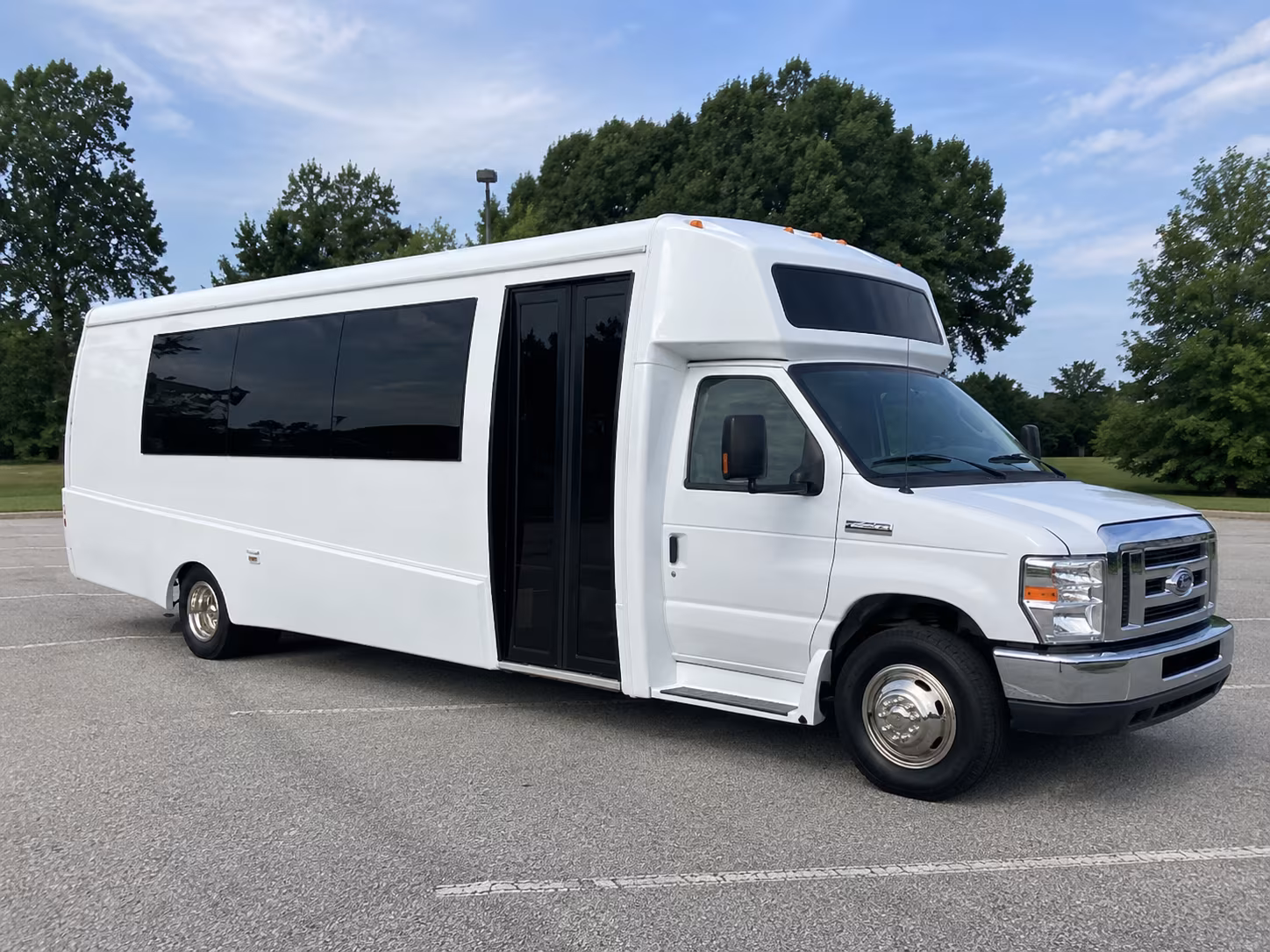 sandy springs 18 passenger party bus