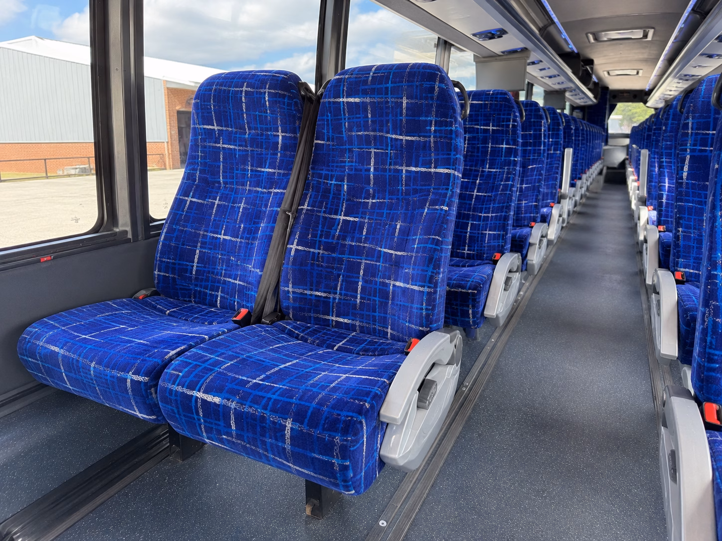 shuttle buses between sandy springs hotels and buckhead wedding venues