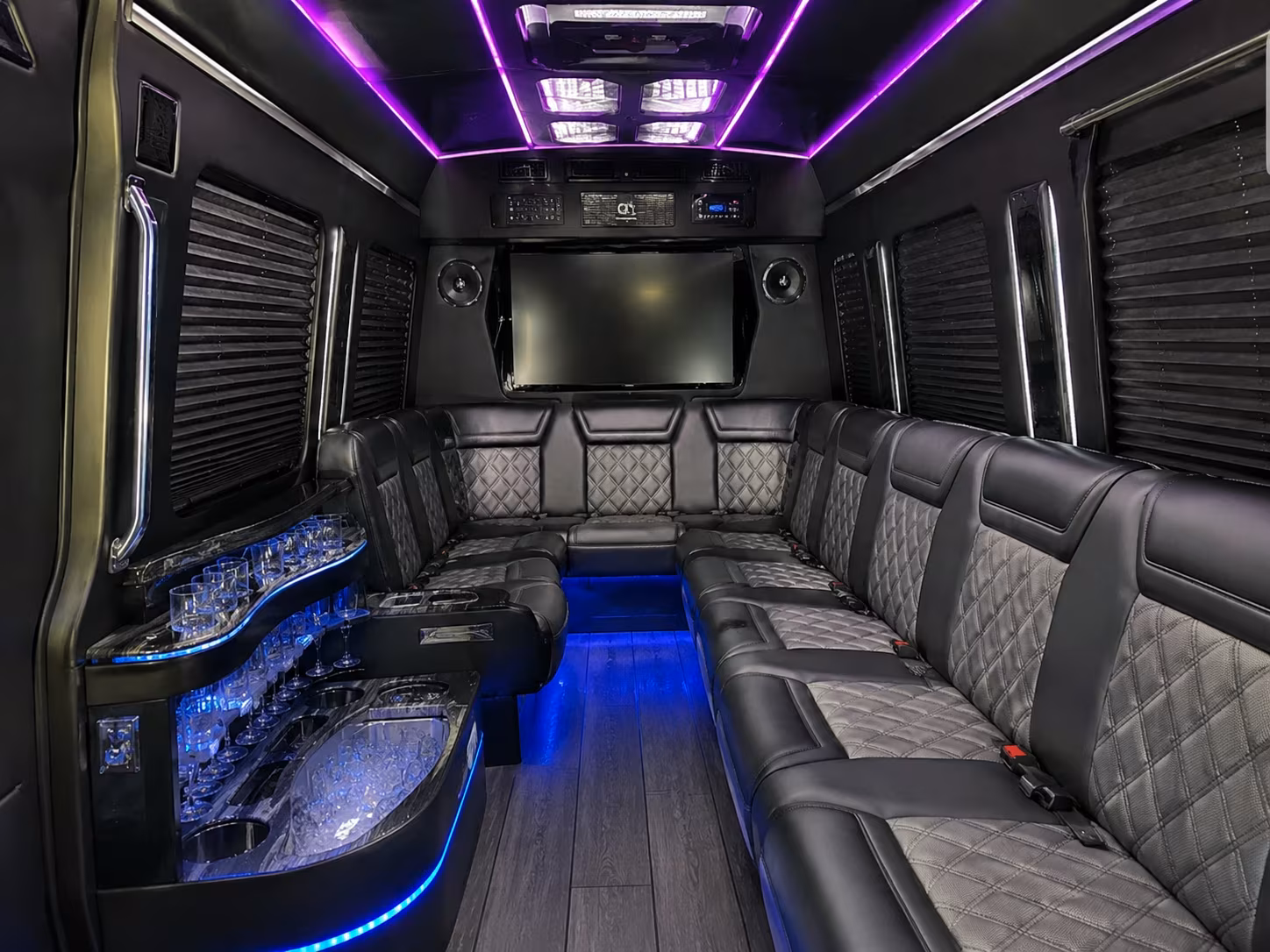 sports fan buses to truist park state farm arena and mercedes benz stadium
